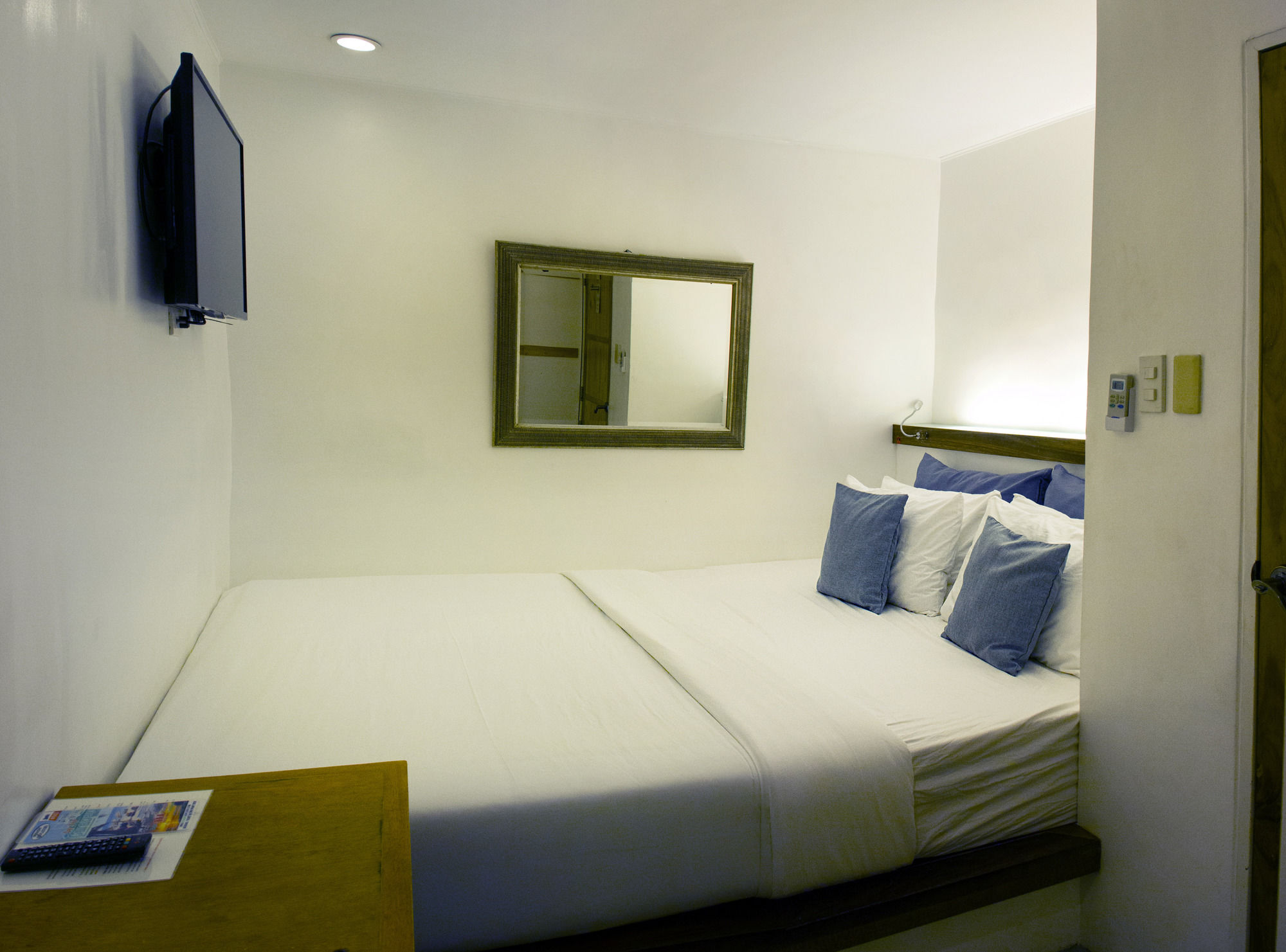 Zuzuni Boutique Hotel Balabag  Bagian luar foto
