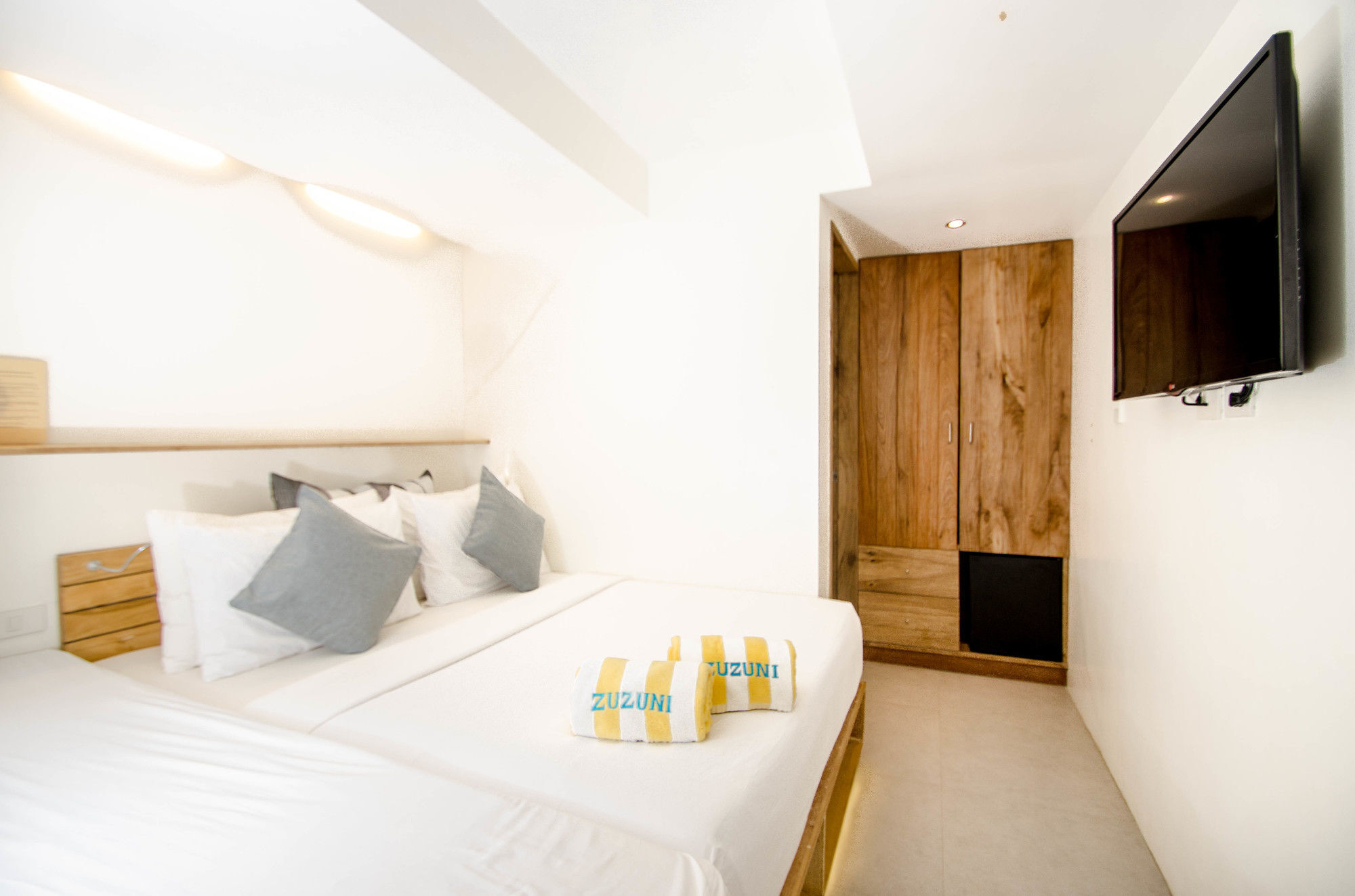 Zuzuni Boutique Hotel Balabag  Bagian luar foto