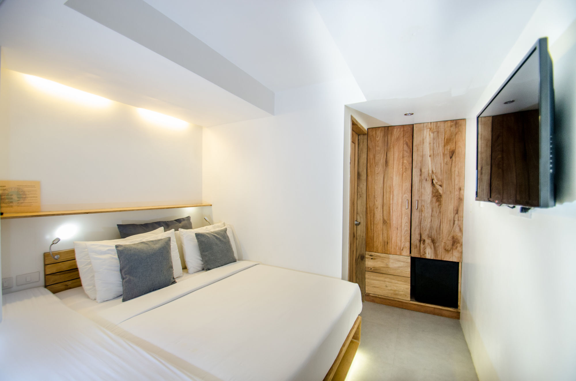Zuzuni Boutique Hotel Balabag  Bagian luar foto